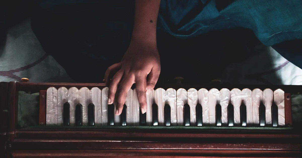 Harmonium keyboard